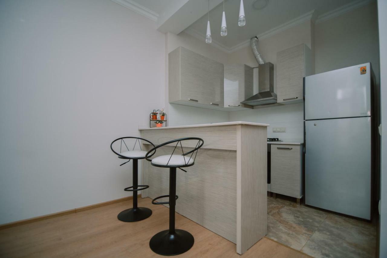 Giorgi Home Batumi Exterior photo